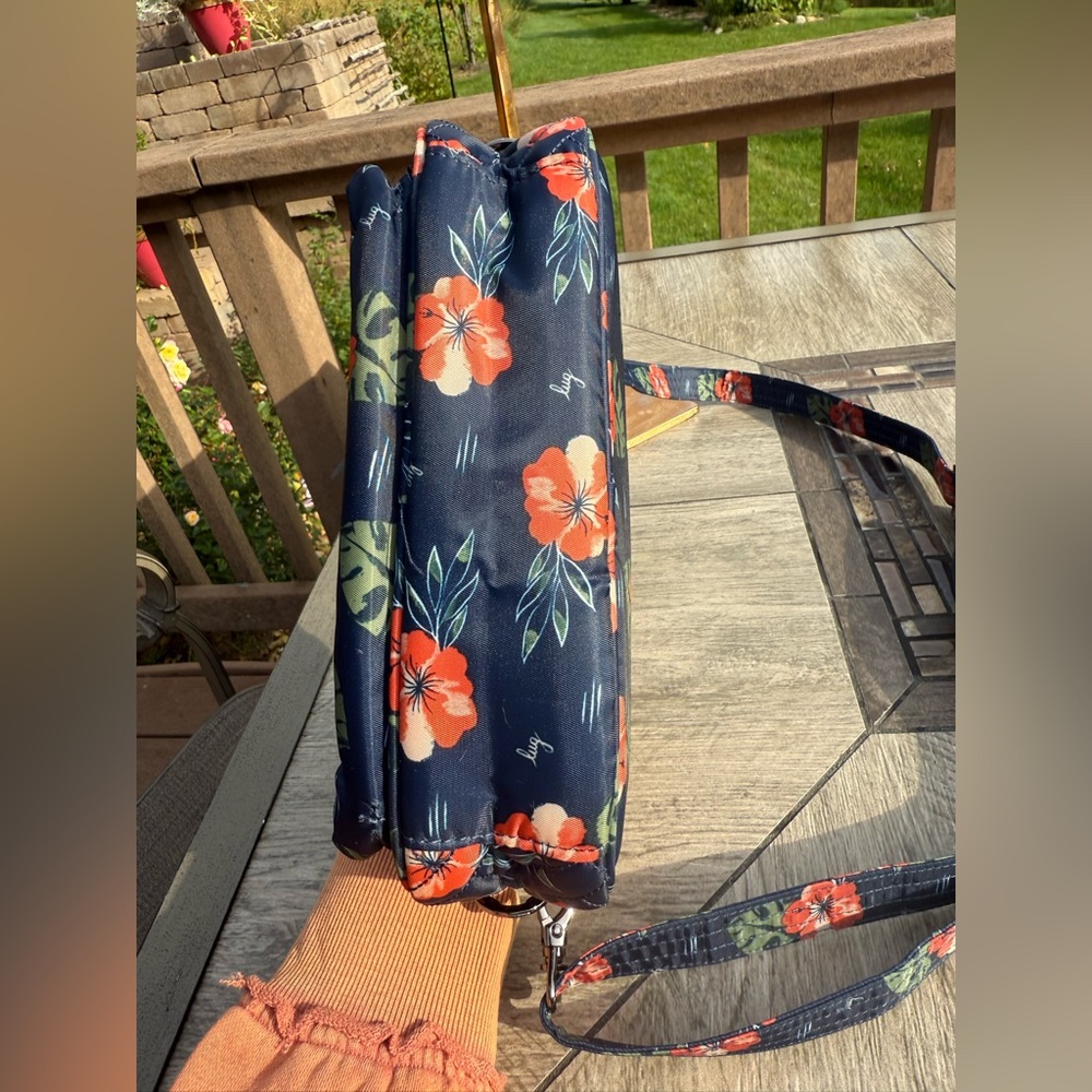 EUC! Lug Floral Crossbody Bag - Navy and Red Many Pockets Travel - Picture 6 of 11